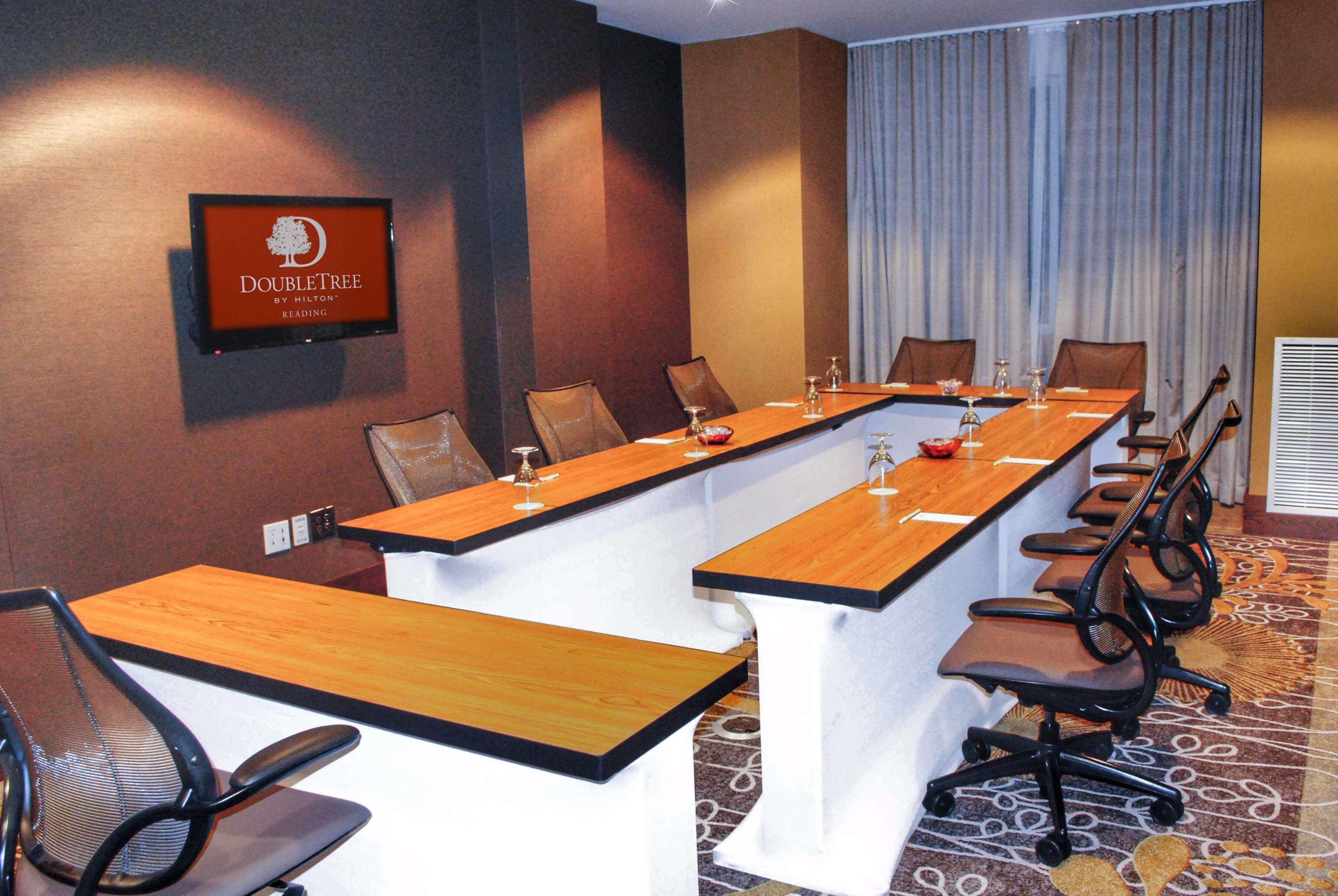 Doubletree By Hilton Hotel Reading